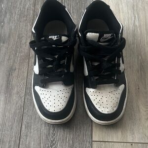 Nike panda dunks. Youth size 5